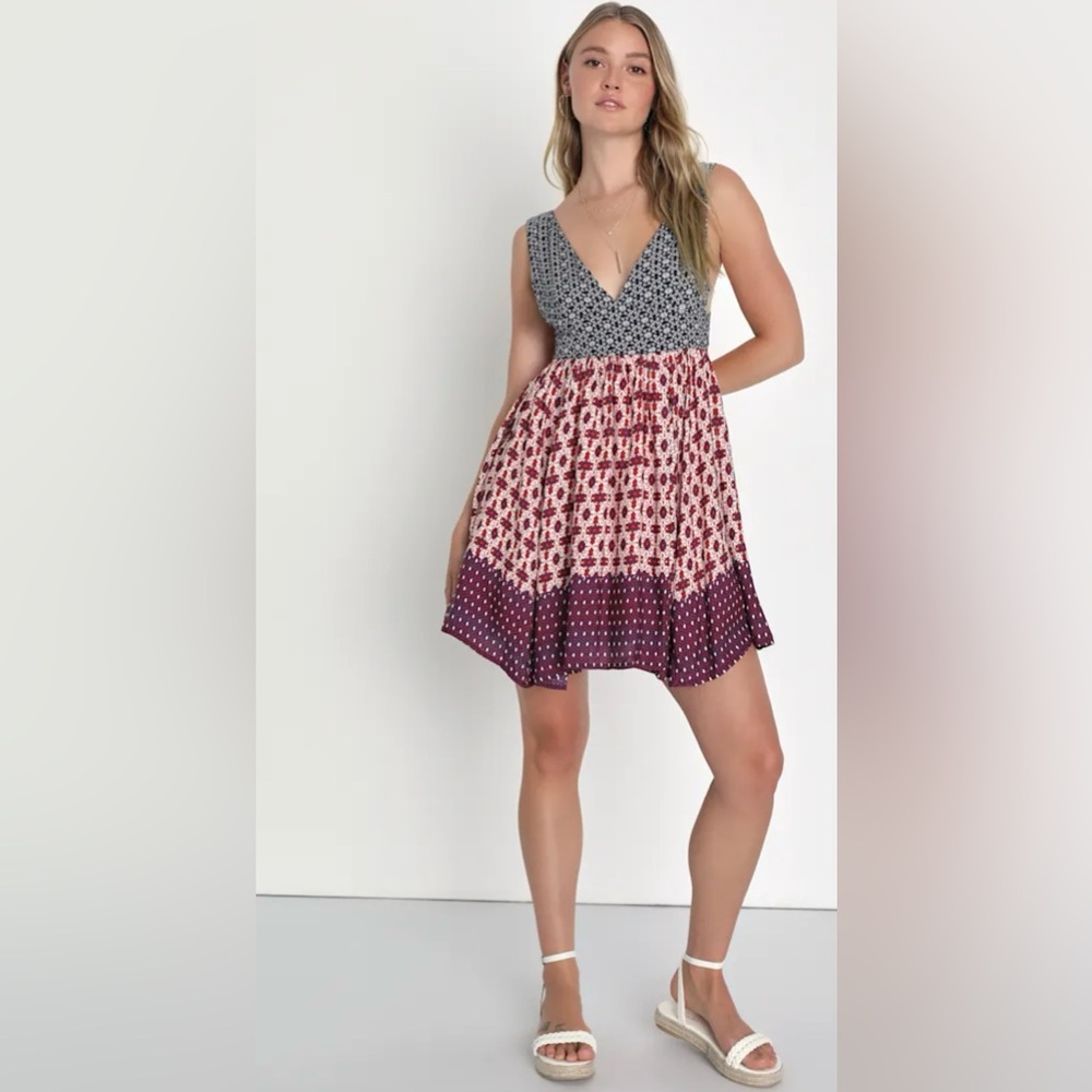 Lulu's La Vie en Roses Mavy Blue and‎ Red Floral Pront Dress Size S